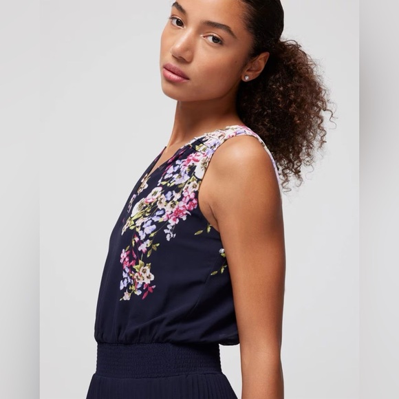 White House Black Market Sleeveless Smocked V-Neck Pleated Midi Dress - Picture 3 of 13